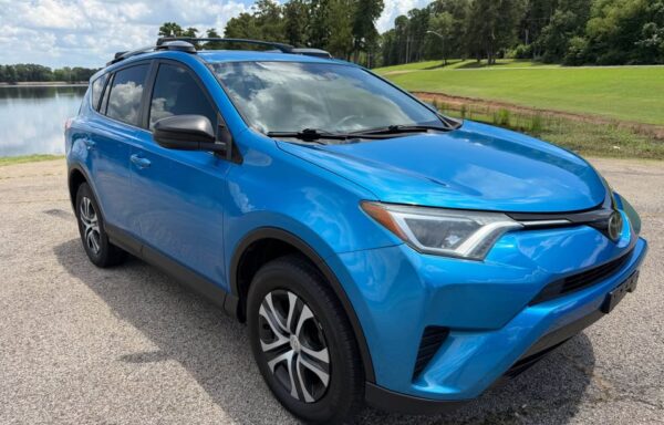 2018 Toyota RAV4 LE SUV